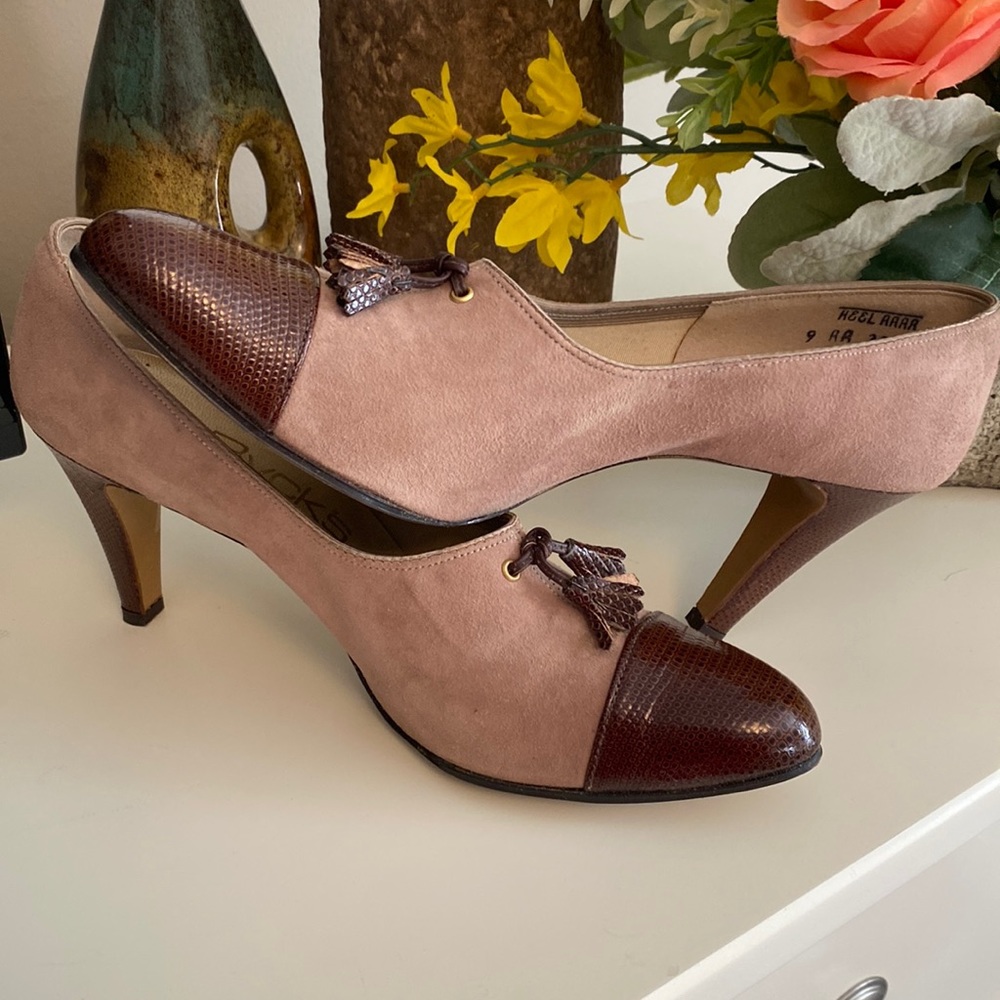 Bycks Suede/leather 3” classic pumps.  In box.